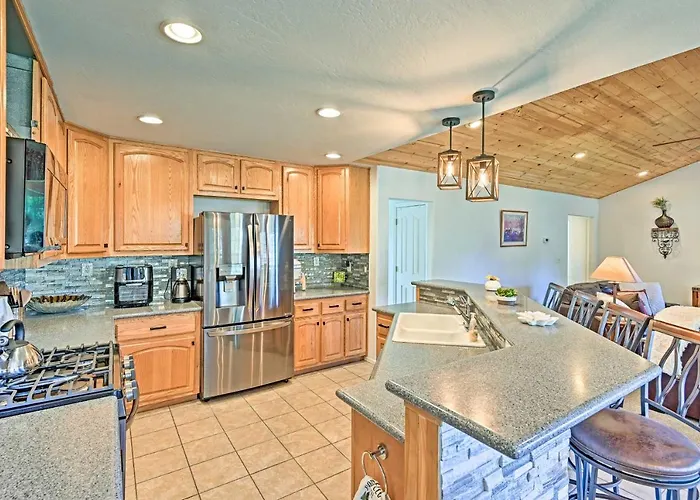 Holiday home Near Trails, Lakes & Golf: W/ Deck
