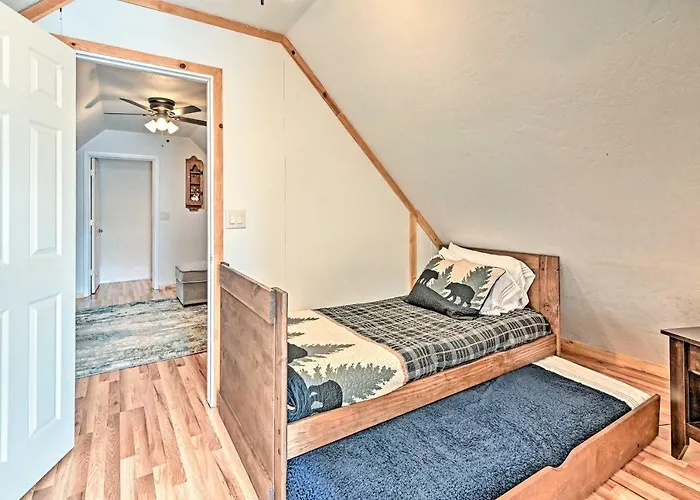 Near Trails, Lakes & Golf: W/ Deck