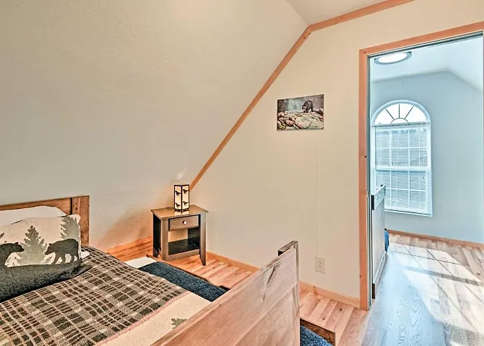 Near Trails, Lakes & Golf: W/ Deck * Pinetop-Lakeside