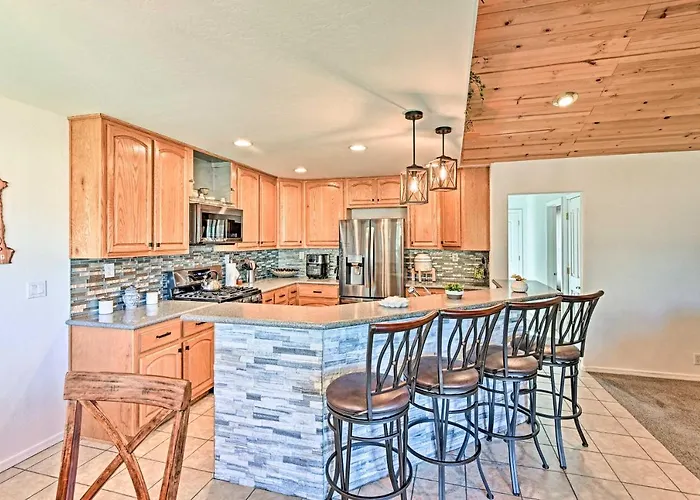 Holiday home Near Trails, Lakes & Golf: W/ Deck *