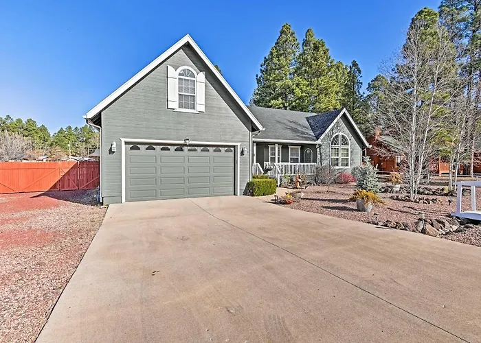 Holiday home Near Trails, Lakes & Golf: W/ Deck